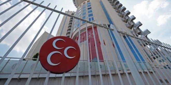 MHP'de istifa depremi