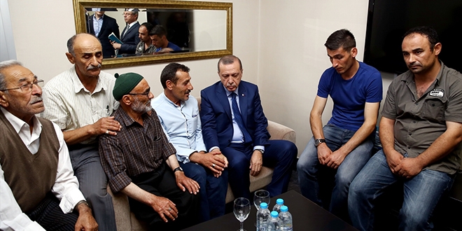 Cumhurbakan Erdoan, ehit ailesini ziyaret etti