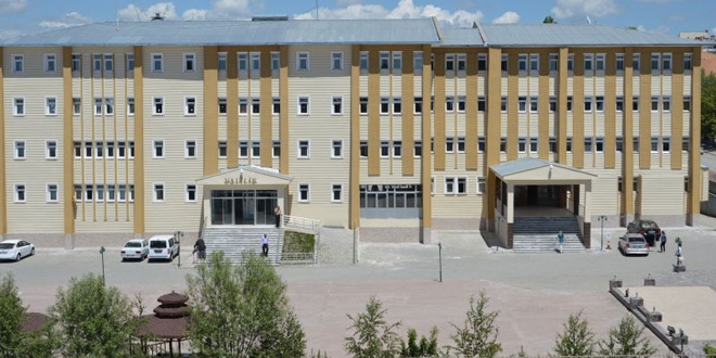 Ardahan AFAD �l M�d�r� ve 11 kamu personel a���a al�nd�