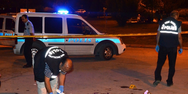 Adana'da silahlı kavga: 3'ü polis 4 yaralı