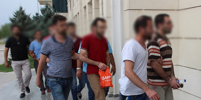 Konya'da, Gzaltna alnan 6 adliye personelinden 2'si tutukland