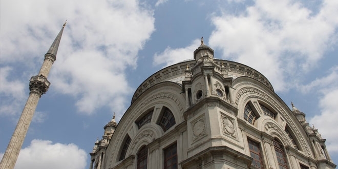 �ehitlerin isimleri camilere verildi