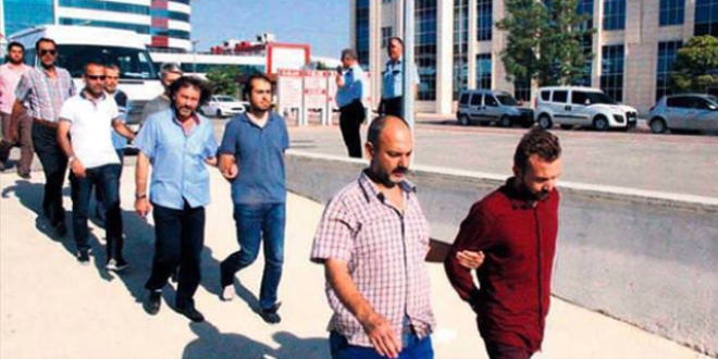 FETÖ mahkeme kurup yargılamış