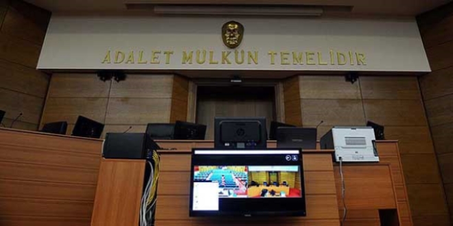 'Üs komutanı bir minibüs dolusu pilotla geldi'