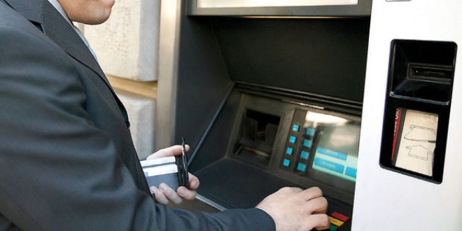 Bankalar, ATM cihazlarn 200 TL'lik banknotlara kapatt