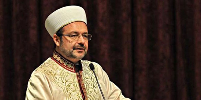 Başkan Görmez, Yenikapı Mitingi'nde dua etti