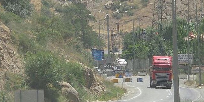 Hakkari'de terör saldırısı: Kamyon şoförü hayatını kaybetti