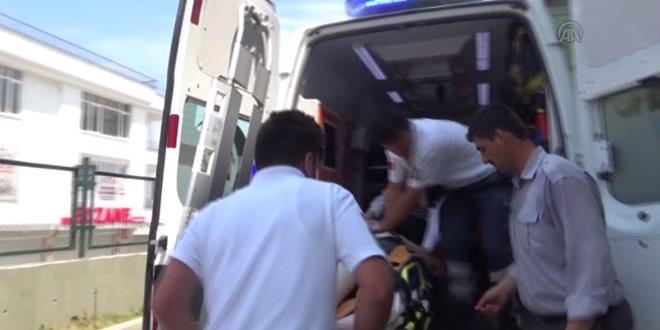 Boğazında yemek kalan kişi boğulma tehlikesi atlattı
