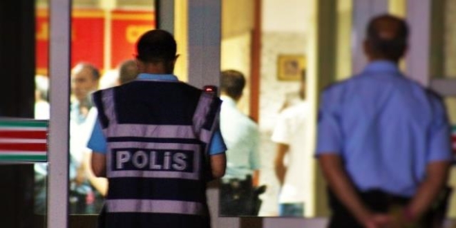 Zonguldak'ta 12 polis memuru tutukland
