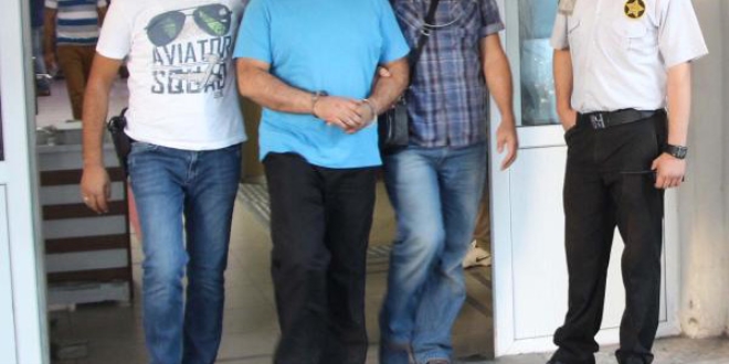 Muş'ta, 2 komiser ve 1 polis gözaltına alındı