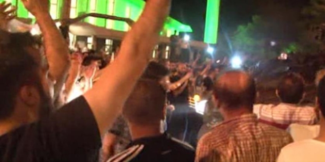 Ezan erken okununca darbe girişimi sandılar