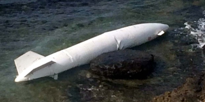 Kocaeli'de askeri u�ak yak�t tank� sahile vurdu: Donanma alarma ge�ti