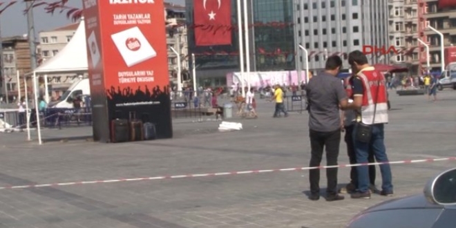 Taksim'de ��pheli bavul alarm�