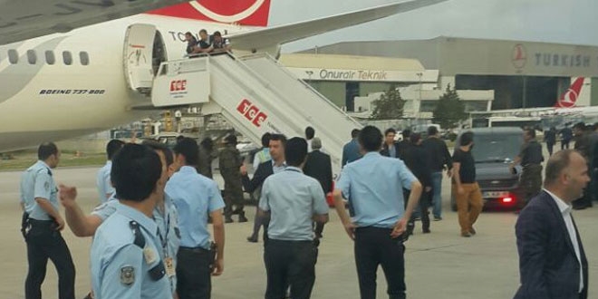 İstanbul-Kayseri seferini yapan yolcu uçak'ta yangın