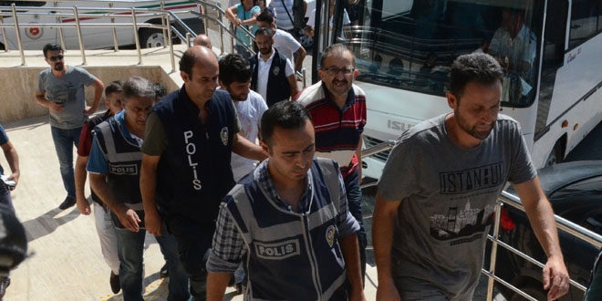 Zonguldak'ta biri kadn 7 kamu alan tutukland