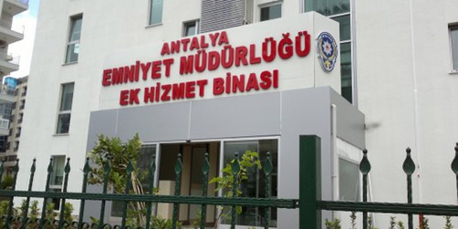 Antalya'da 12 hakim ve savcı gözaltına alındı