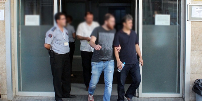 �zmir Katip �elebi �niversitesi'nde 36 ki�i g�zalt�na al�nd�