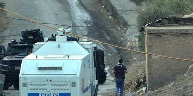 Nusaybin'de zırhlı polis aracına saldırı düzenlendi