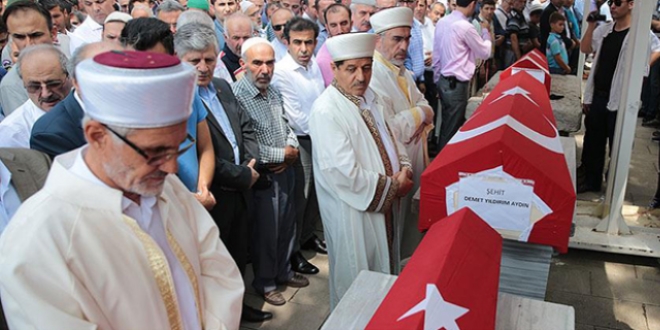 �ehit anne ve iki �ocu�u son yolculu�una u�urland�