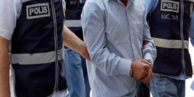 Malatya'da 1 polis tutukland