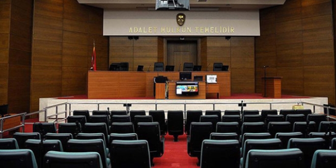 �zmir �i�li'de MAK e�itimi alan 14 asker tutukland�