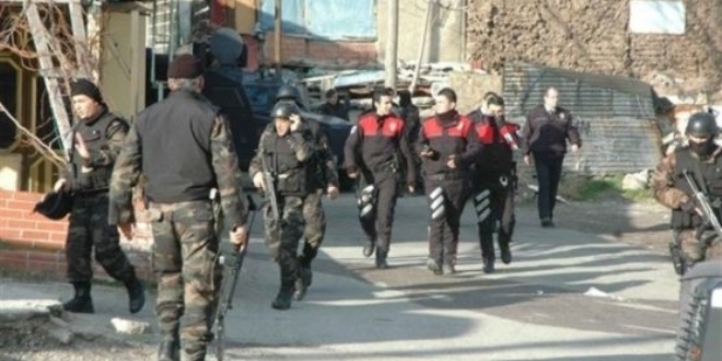 Erzurum'da terör örgütüne şafak operasyonu