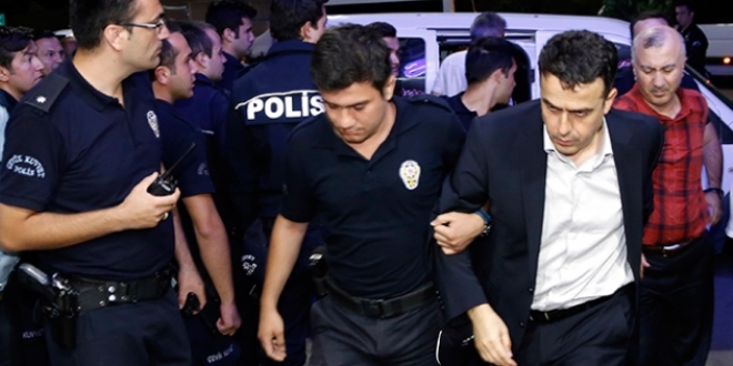 Tekirdağ'da, 5 hakim ve savcı tutuklandı