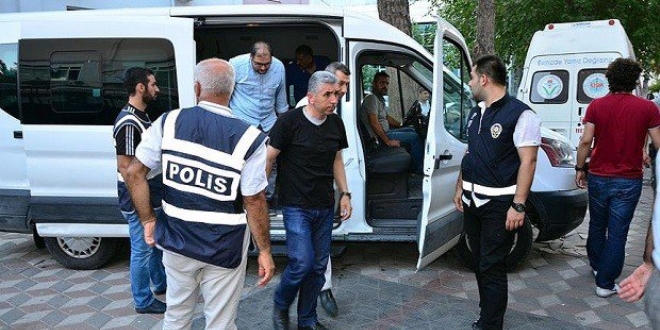 Mersin'de adliye ve cezaevi alan 6 kii tutukland