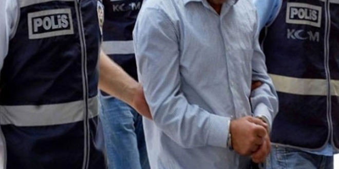 Edirne'de gzaltna alnan 6 retmen tutukland