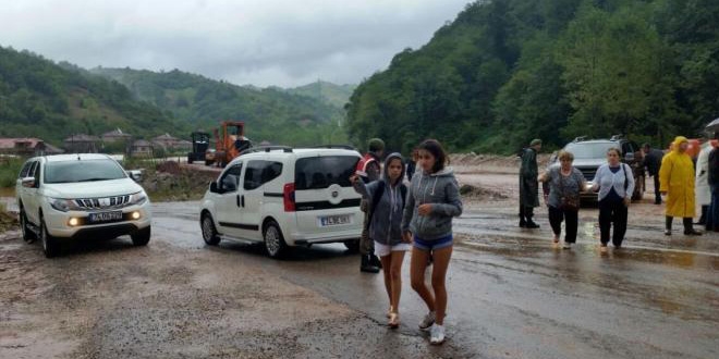 Bart�n-Kastamonu karayolu ula��ma a��lmaya �al���l�yor