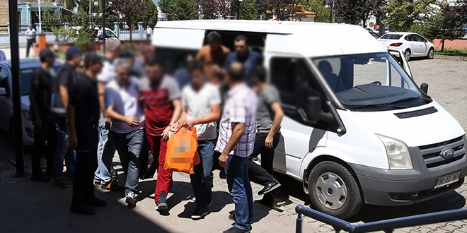 Dzce'de, 11 infaz koruma memuru tutukland