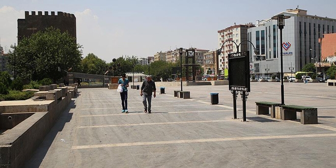 Diyarbakr'da, her trl gsteri 2. bir emre kadar yasakland