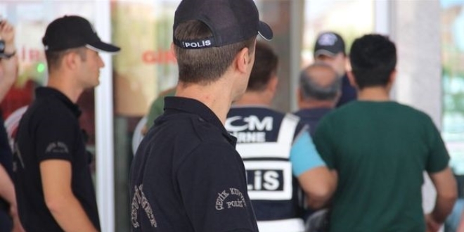 Karabük'te 14 öğretim görevlisi tutuklandı