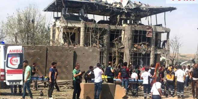 Diyarbakır'daki saldırıda şehit olan aşçı defnedildi