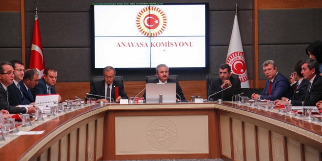 TBMM tatile girecek ama anayasa mesaisi sürecek