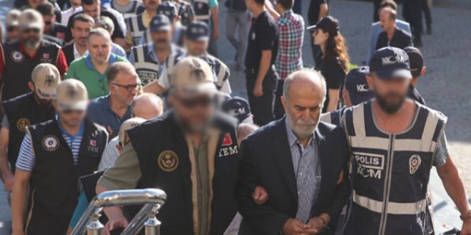 Bursa'da FET operasyonunda eski vali ahabettin Harput tutukland