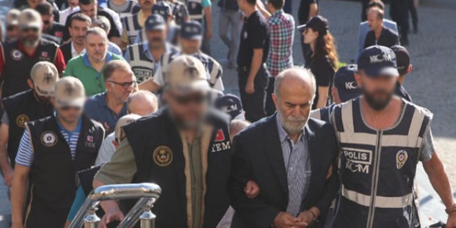 Bursa'da FETÖ operasyonunda eski vali Şahabettin Harput tutuklandı
