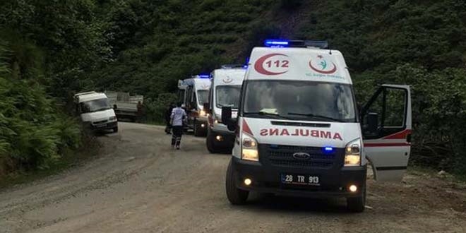 Giresun'da minibüs dere yatağına yuvarlandı: 4 ölü