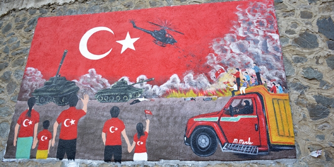 Gümüşhane Belediyesi darbe girişimi duvara resmetti