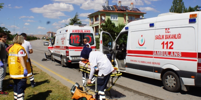 Ankara'da ambulans ile kamyonet arpt: 6 yaral