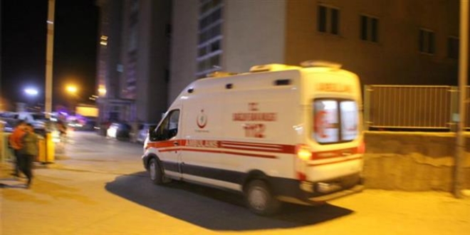 Van'da bomba yüklü araçla saldırı: 3 ölü, 73 yaralı