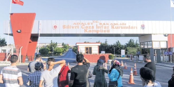 İlk tahliyeler Silivri'den