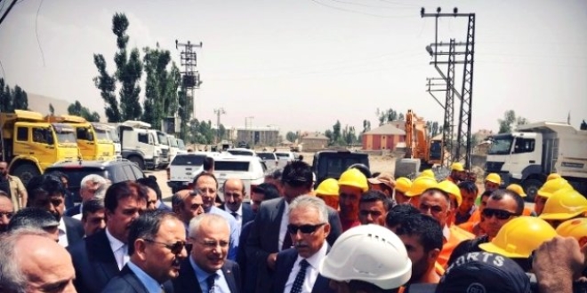 Özhaseki: Yüksekova'ya gelen parayı 21 yılda Kayseri almadı