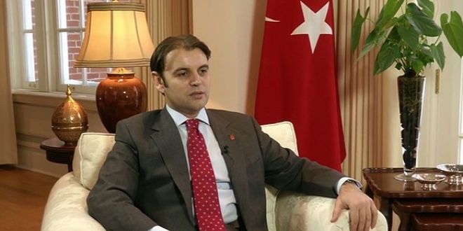 İki eski büyükelçiye gözaltı