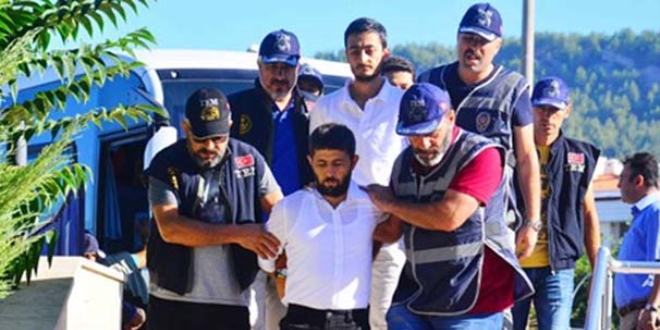 Cumhurbakan'na suikaste giden 11 asker tutukland