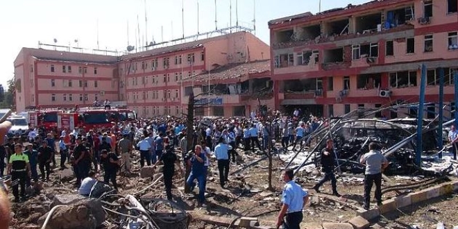 G�neydo�u'da halk PKK ter�r�ne tepki g�sterdi