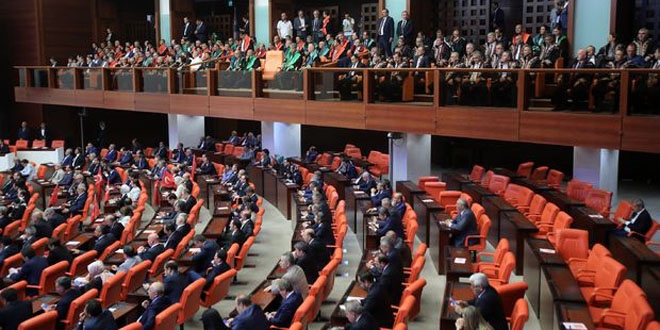 AK Parti rektör seçimleri ile ilgili önergeyi geri çekti