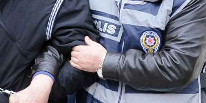 Giresun'da 10 polis ile 13 retmen tutukland