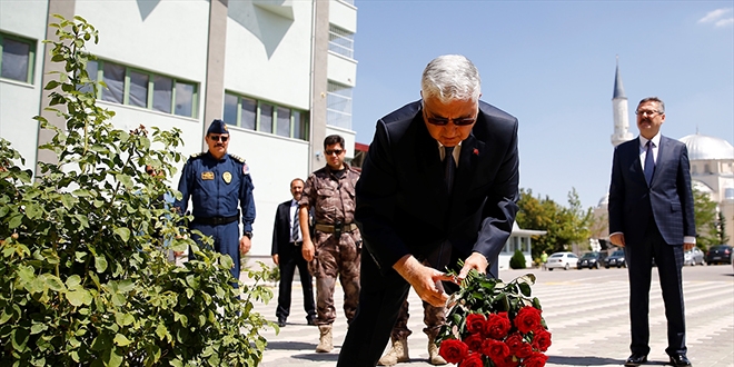 Necdet Özel, Özel Harekat Daire Başkanlığını ziyaret etti