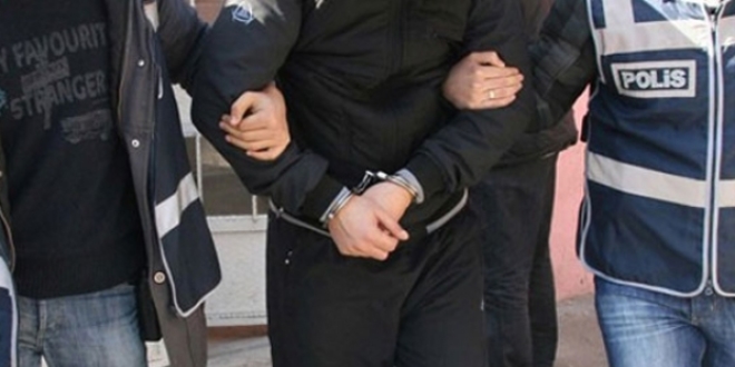 Mersin'de adliyeye sevk edilen 30 emniyet mensubundan 27'si tutukland